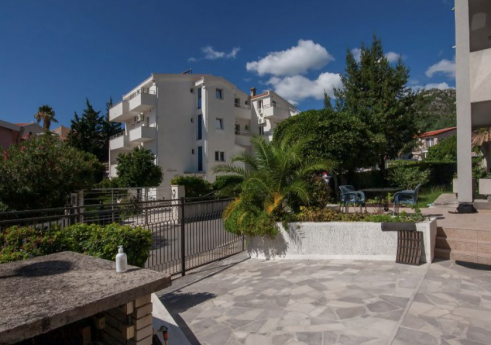 Mare Apartments 3*