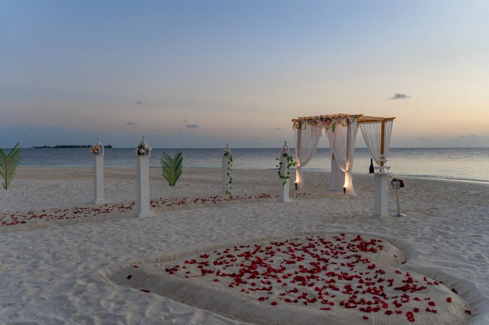 Eri Maldives (ex. Eriyadu Island Resort) 4*
