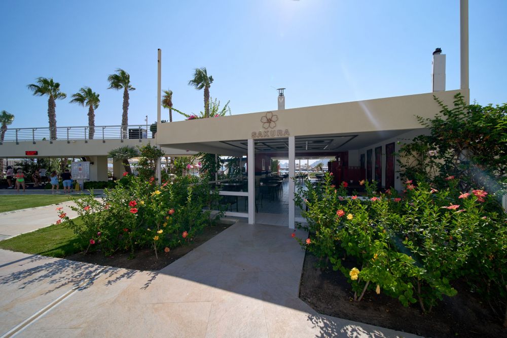 La Blanche Resort and Spa 5*