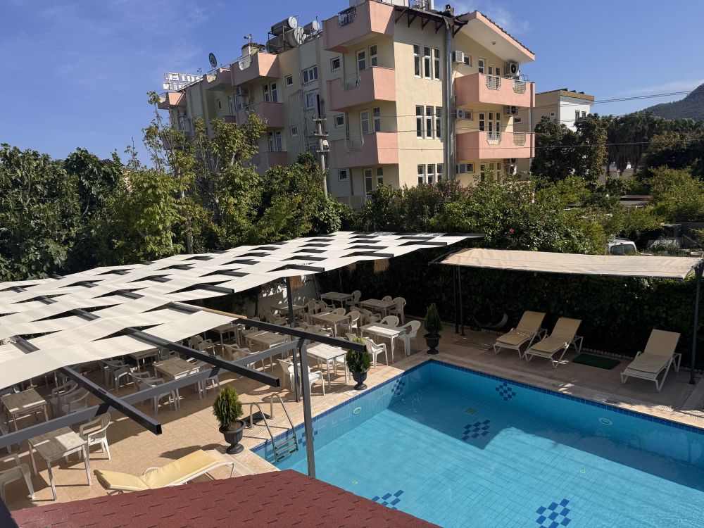 Begonya Hotel 3*