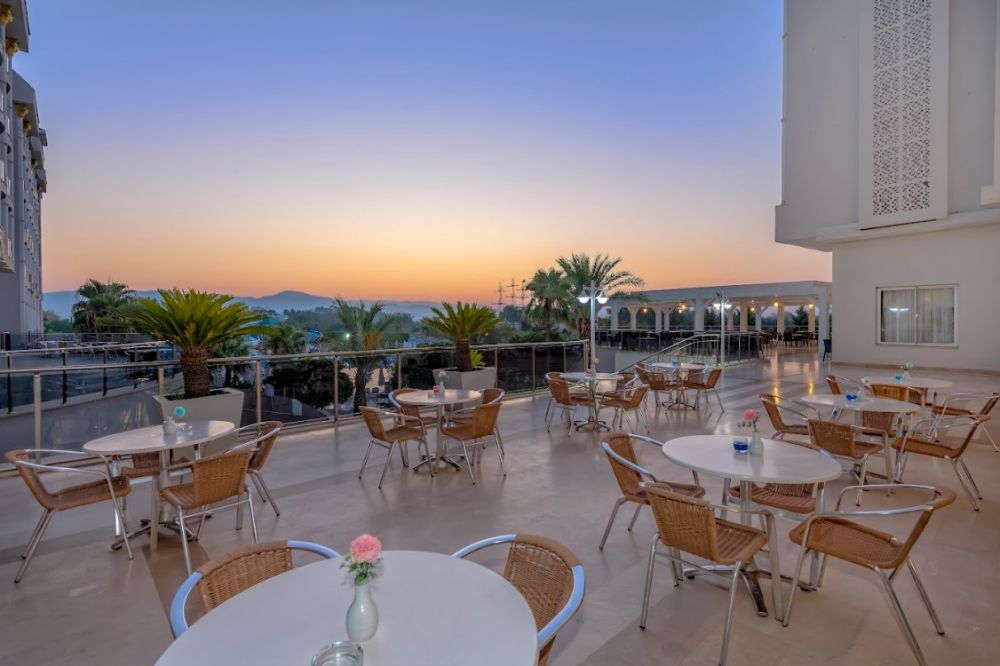 Lake River Side Hotel & SPA 5*