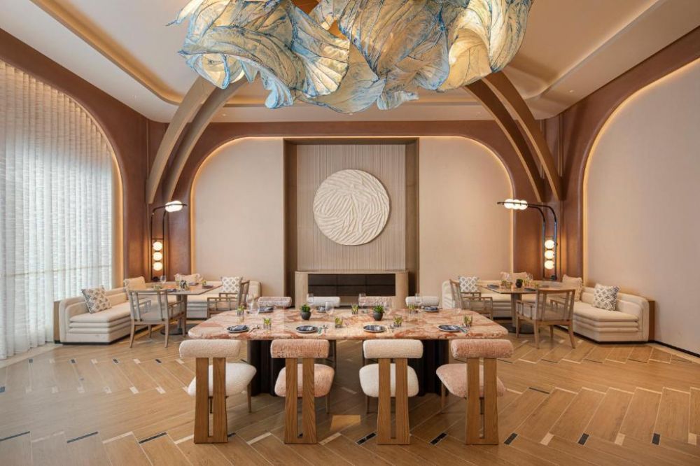Hotel Indigo Clear Water Bay 5*