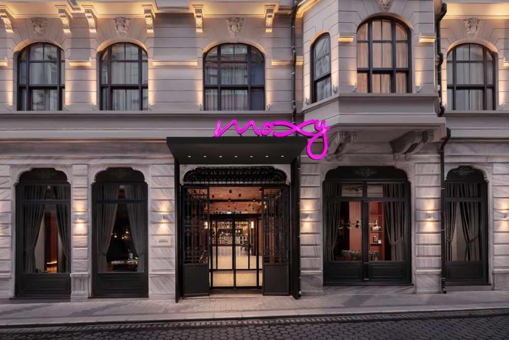 Moxy Istanbul Beyoglu 5*