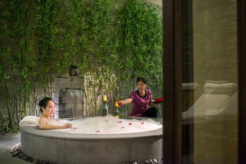 Pullman Ocean View Sanya Bay Resort & Spa 5*