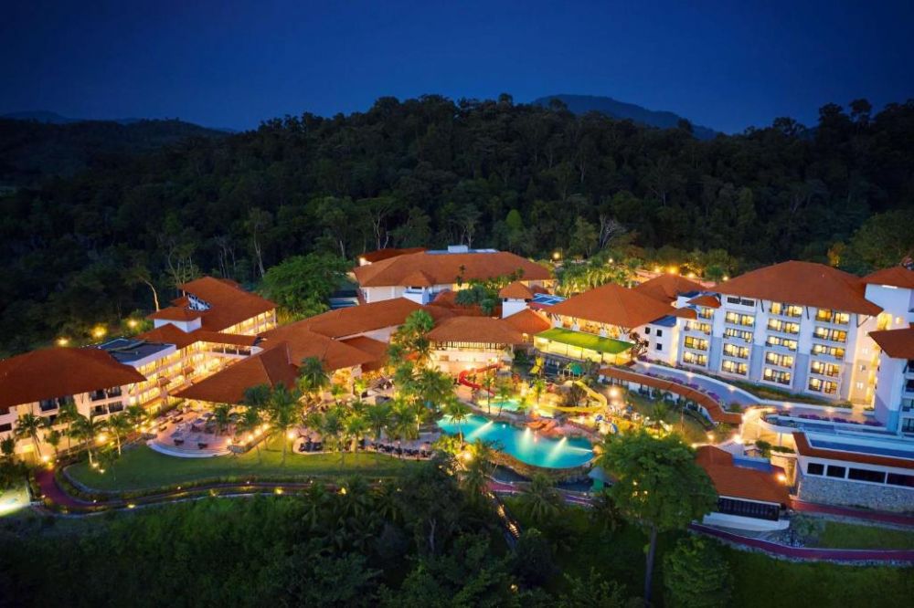 DoubleTree by Hilton Damai Laut Resort 4+
