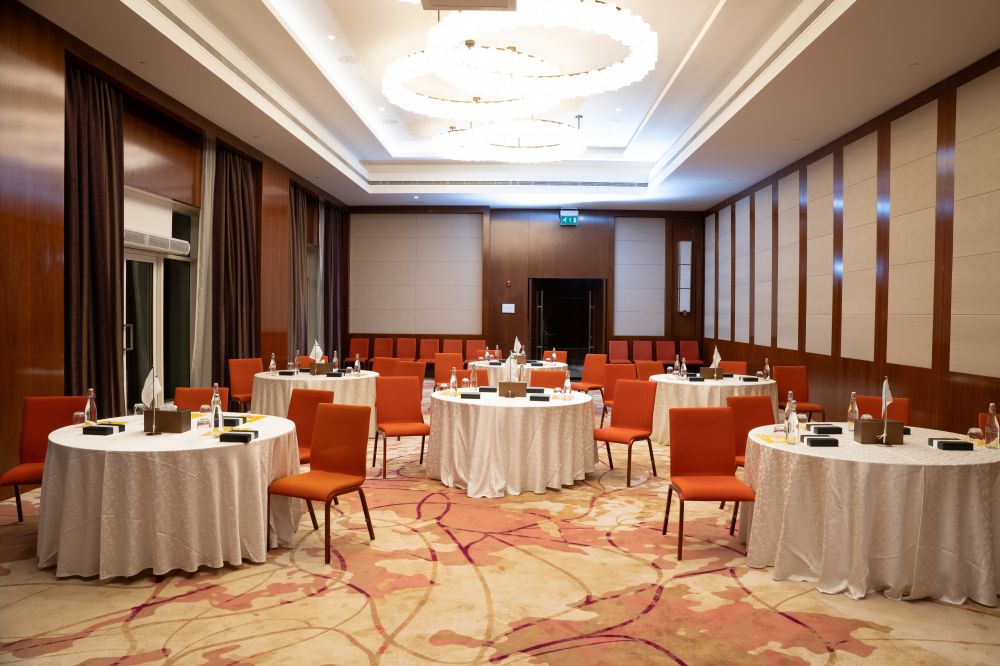 Crowne Plaza Muscat Ocec 4*