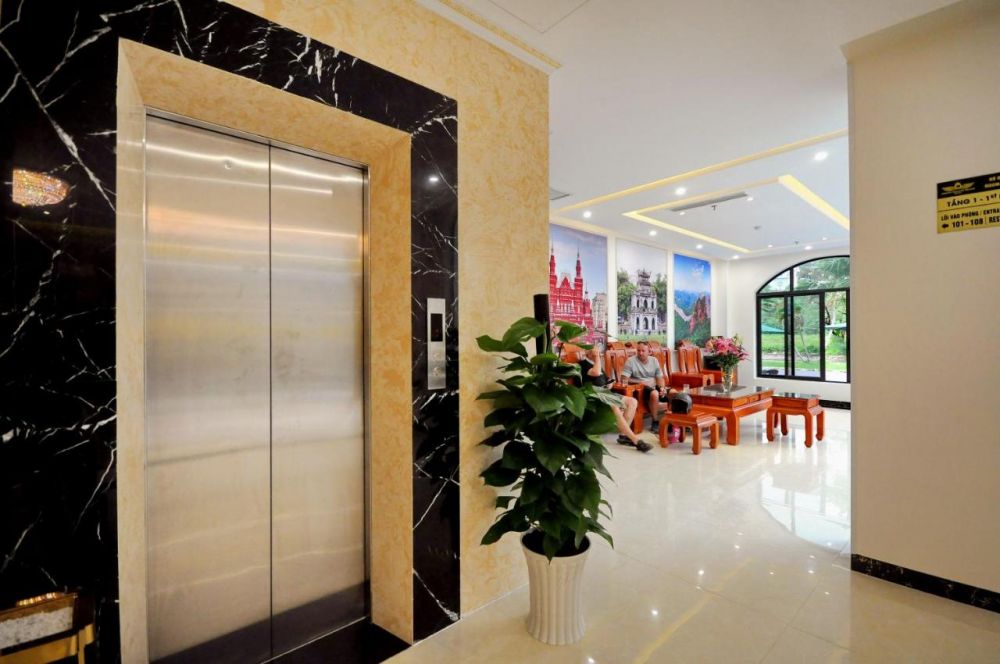 Crown Nguyen Hoang 4*