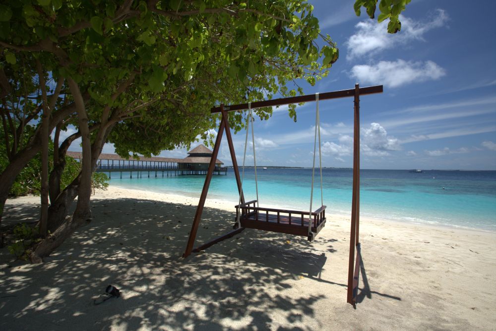 Reethi Faru Resort 4*