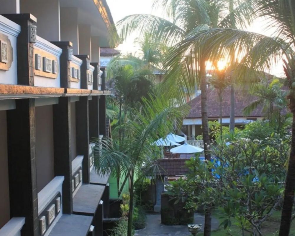 Bakung Beach Resort 3*