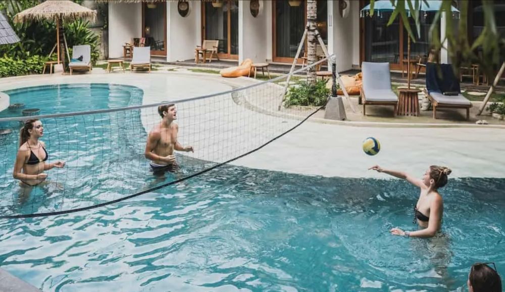 Roomates Surf Camp Canggu 3*