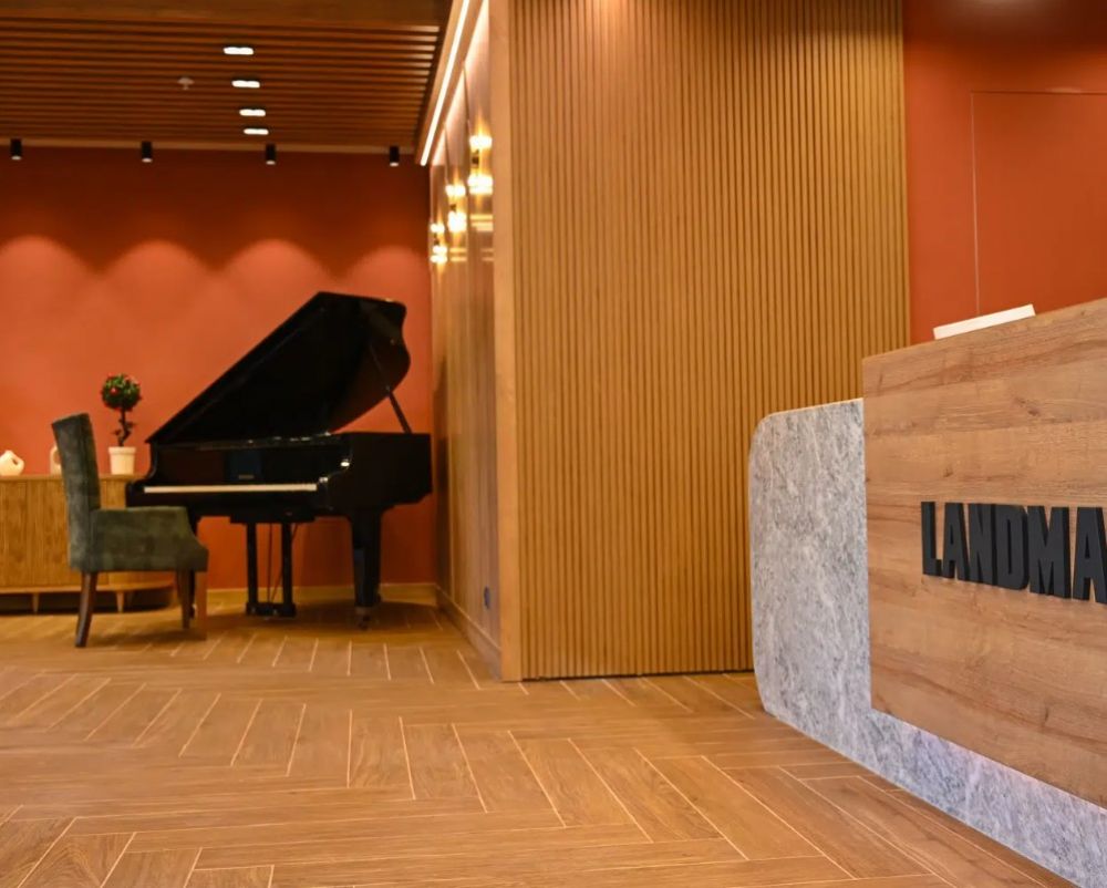 Landmark Hotel 4*