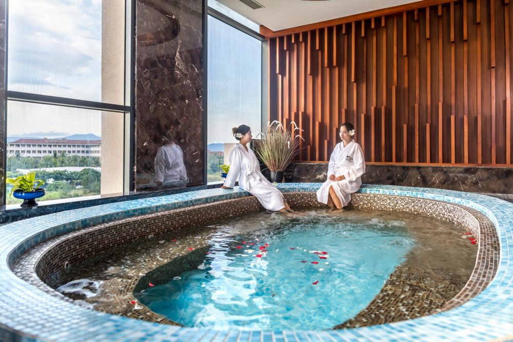 KOI Resort & Residence Da Nang 5*