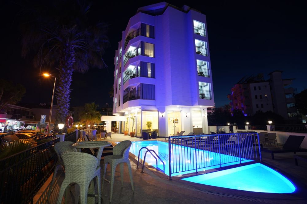 Aurasia Seaside Hotel 3*