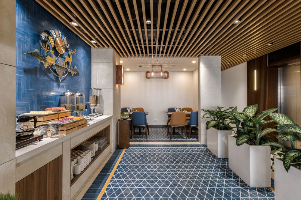 Mangata Beachfront Hotel 4*