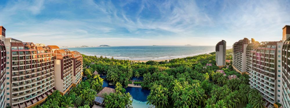 Pullman Ocean View Sanya Bay Resort & Spa 5*