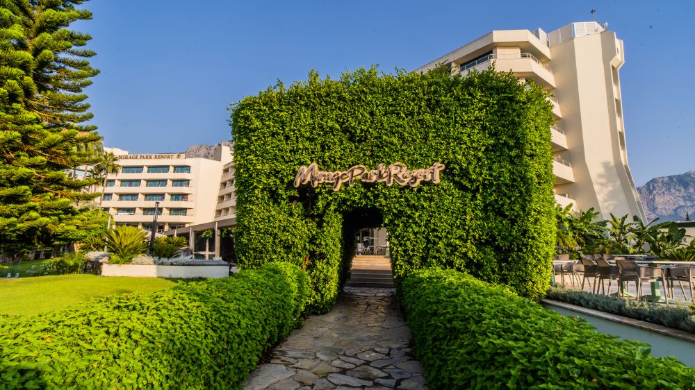 Mirage Park Resort 5*