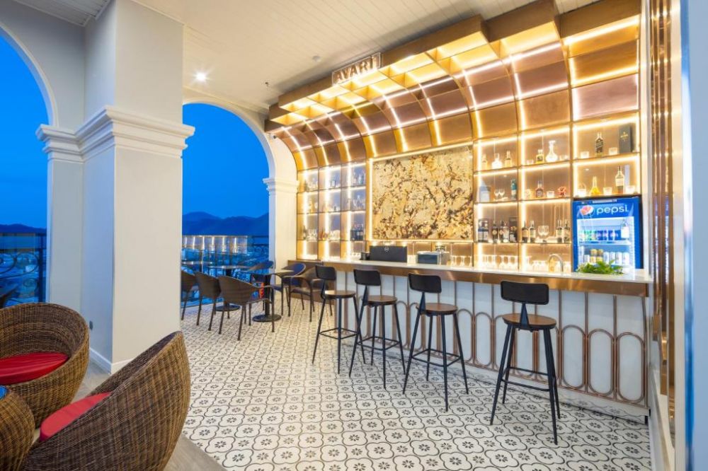 Avari Hotel 4*