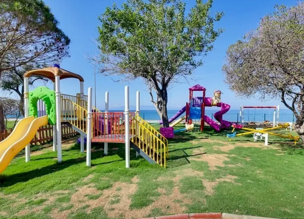 Royal Beach Club Hotel 4*
