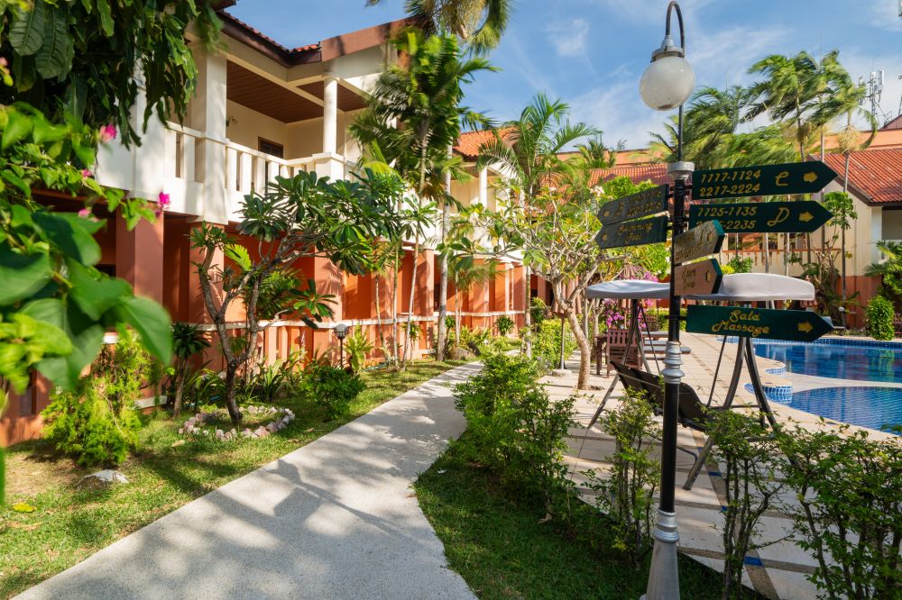 Phuket Leelavadee Hua Ting Resort (ex. Hua Ting Holiday Phuket) 4*