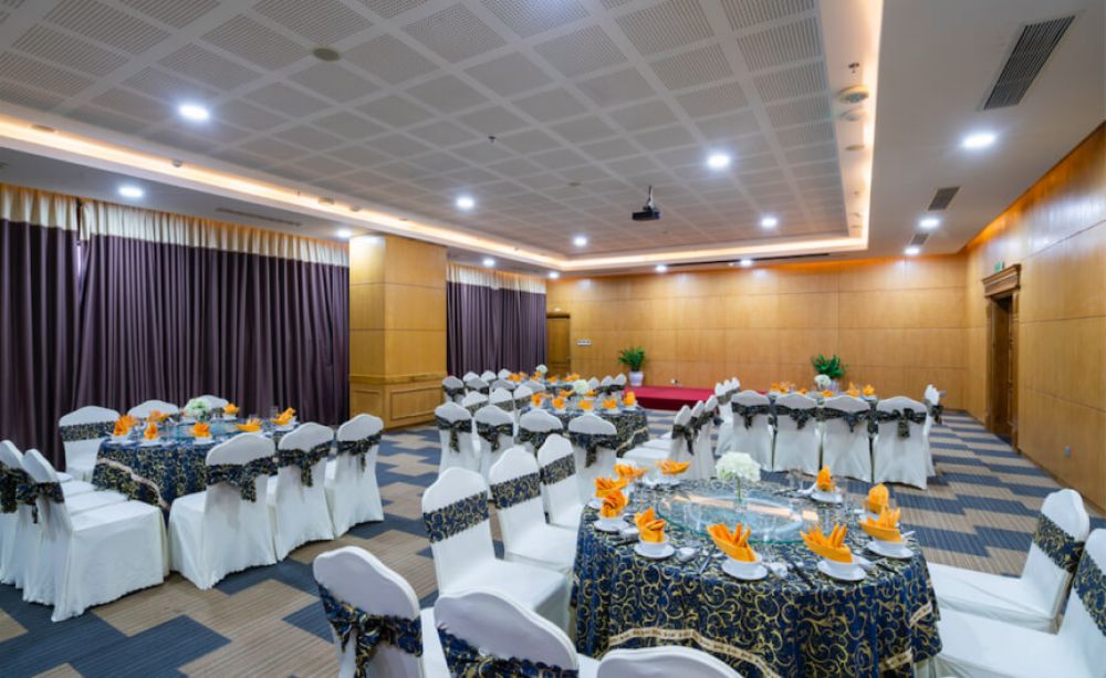 Serene Beach Hotel Danang 4*