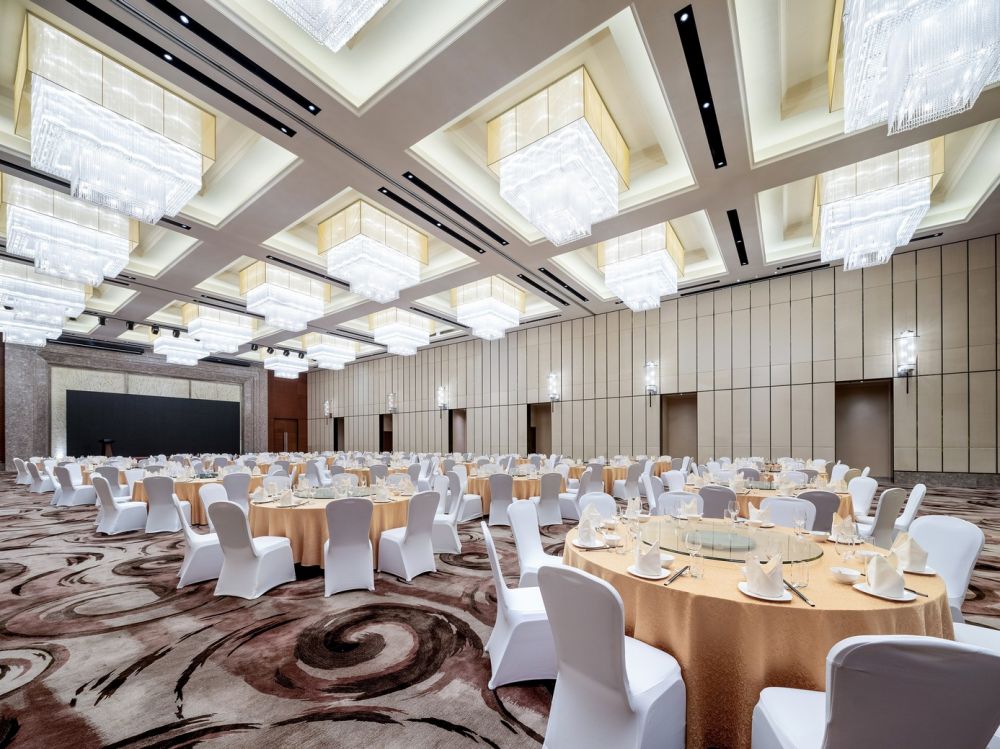 Pullman Ocean View Sanya Bay Resort & Spa 5*