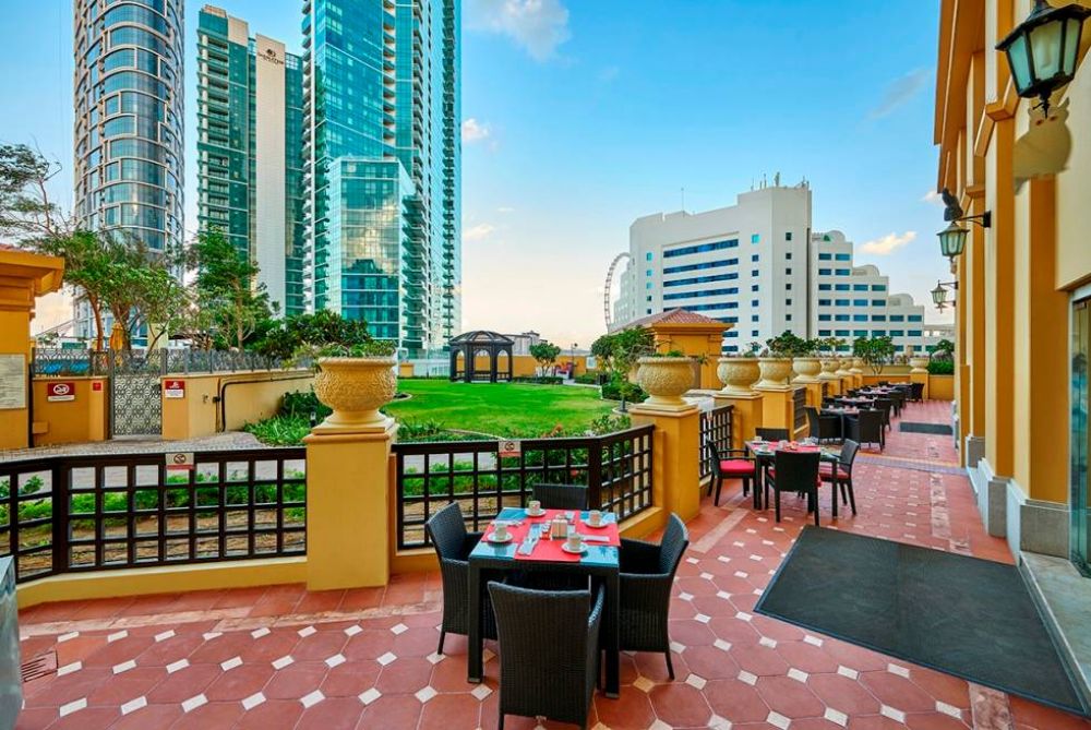 Ramada Hotel & Suites By Wyndham Jbr (ex. Hawthorn Suites) 4*