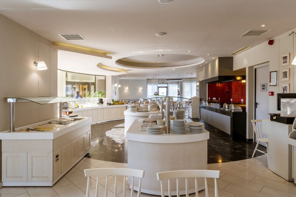 Pearl Beach 4*
