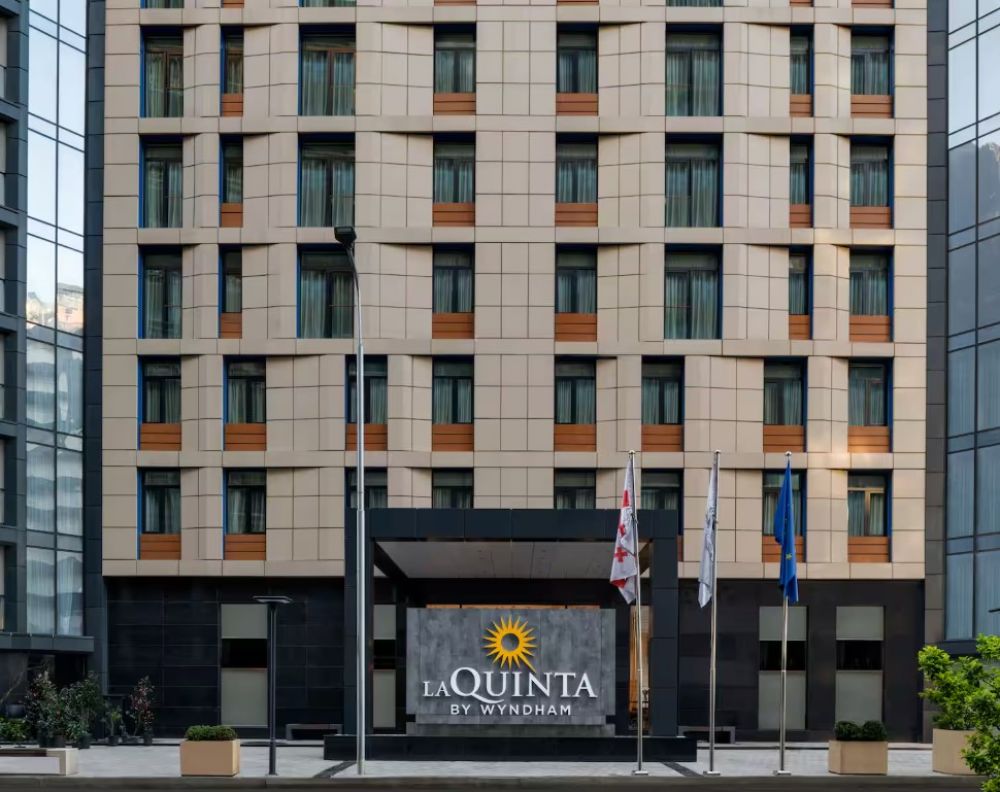 La Quinta by Wyndham Batumi 4*