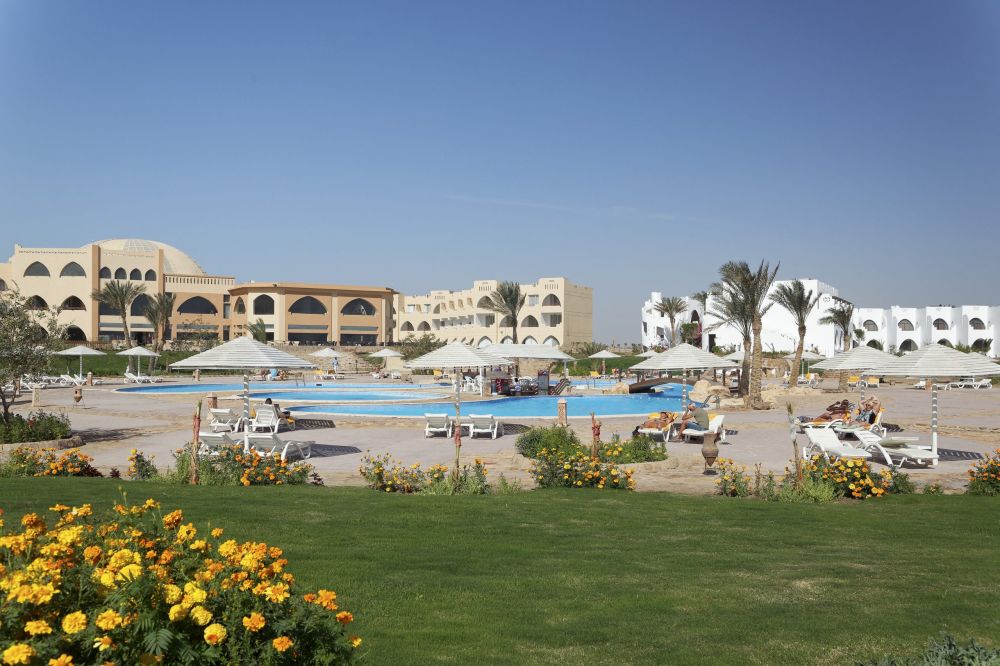 Three Corners Equinox Beach Resort 4*