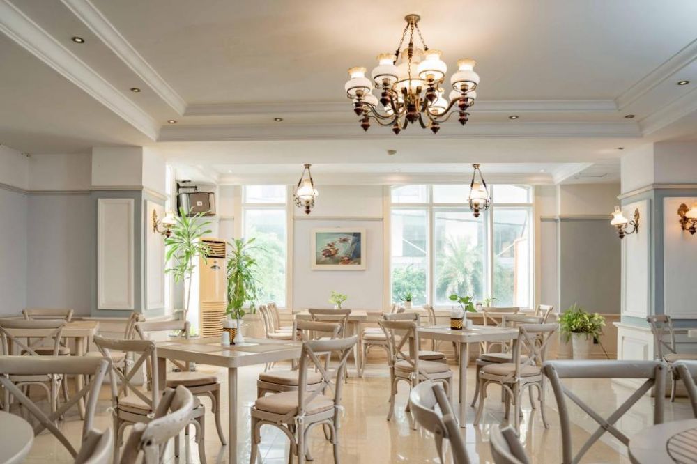 Rembrandt Hotel Nha Trang 3*