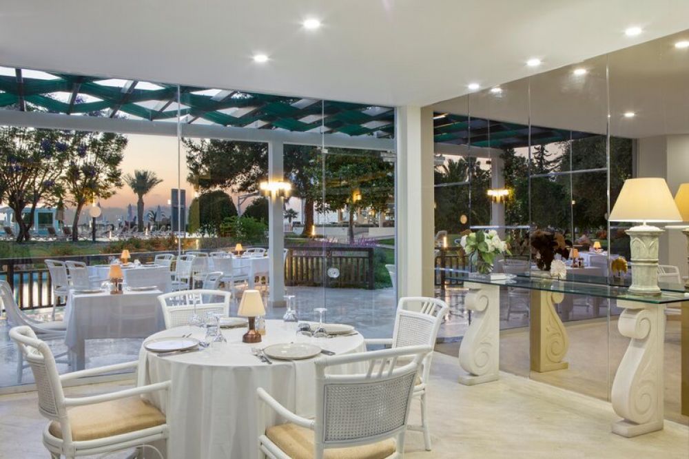 Mirage Park Resort 5*