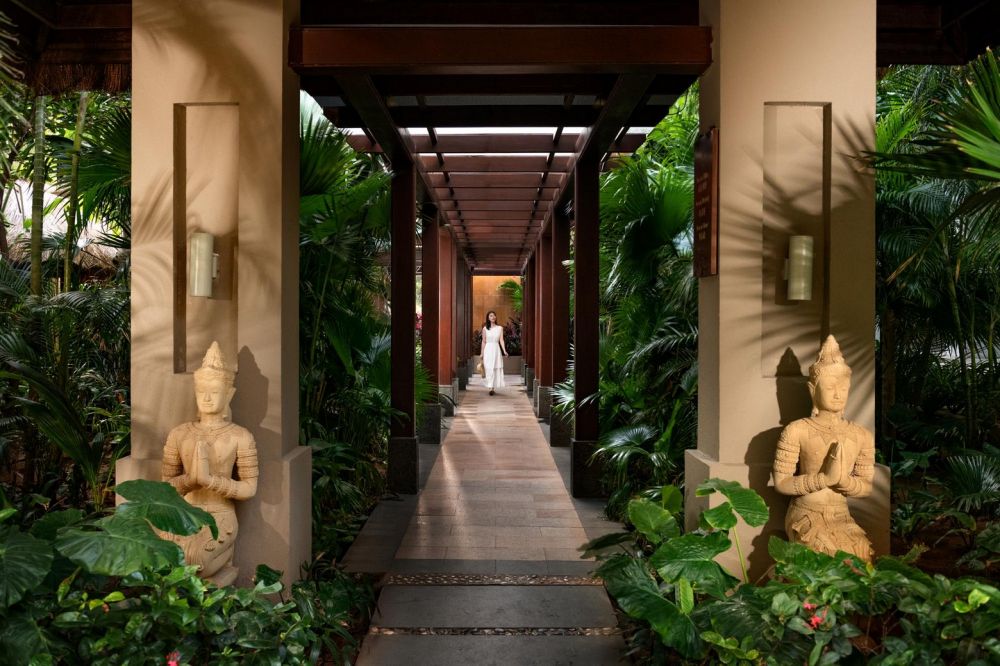 Pullman Ocean View Sanya Bay Resort & Spa 5*