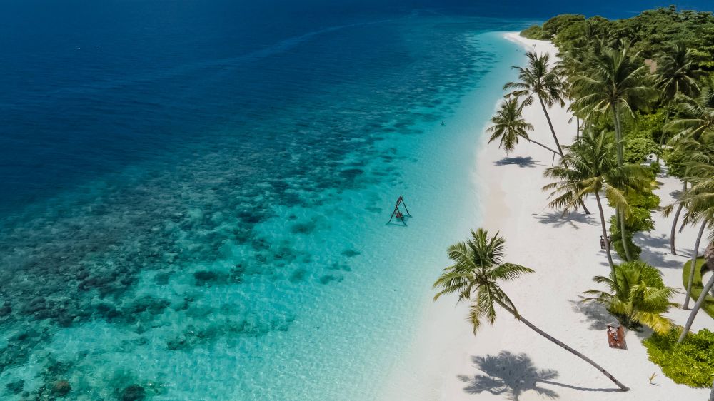 Reethi Faru Resort 4*