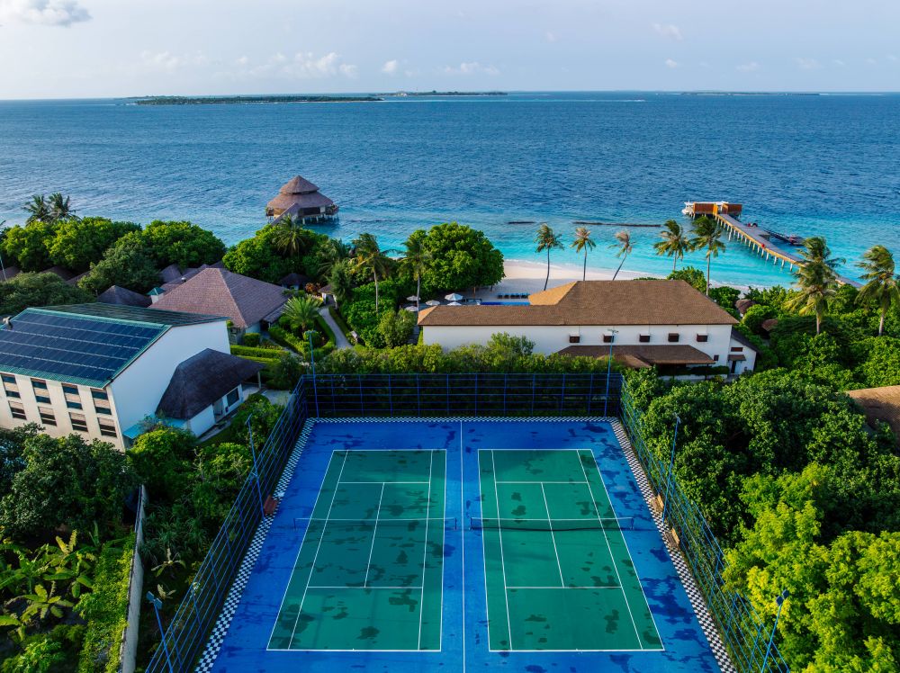 Reethi Faru Resort 4*