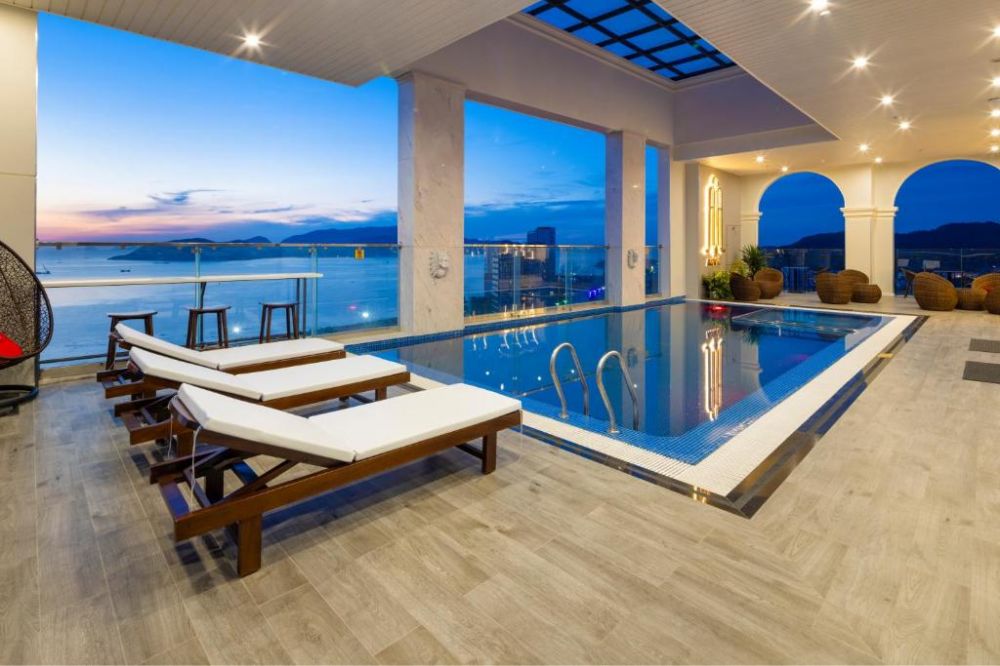 Avari Hotel 4*