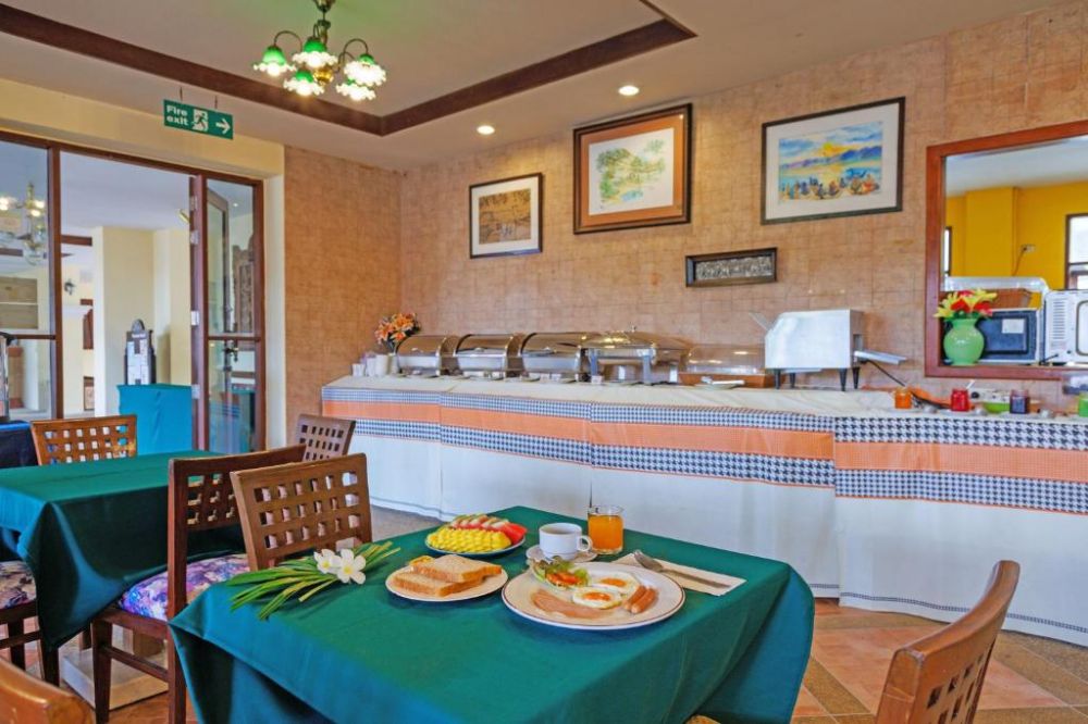 Anyavee Ao Nang Bay Resort 3*