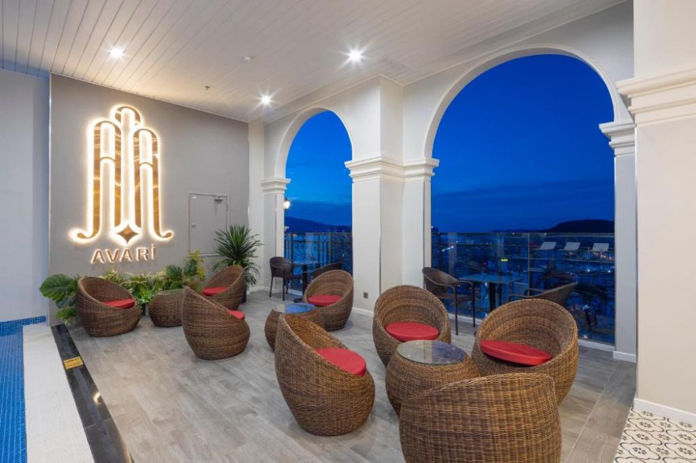 Avari Hotel 4*