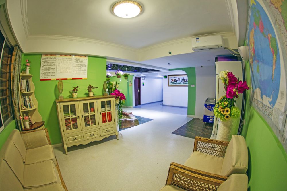 Sanya Biboluo Hotel 2*