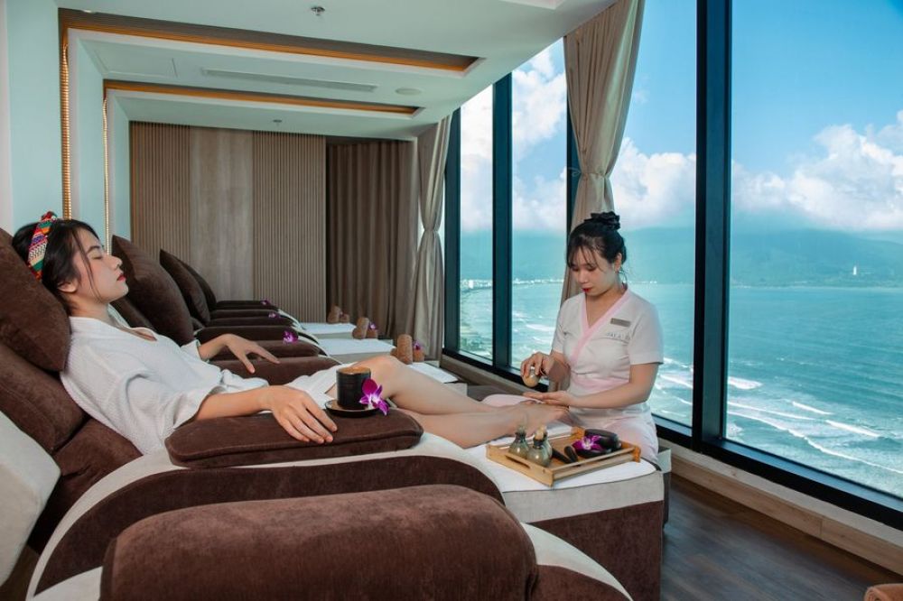 Sala Danang Beach Hotel 4*