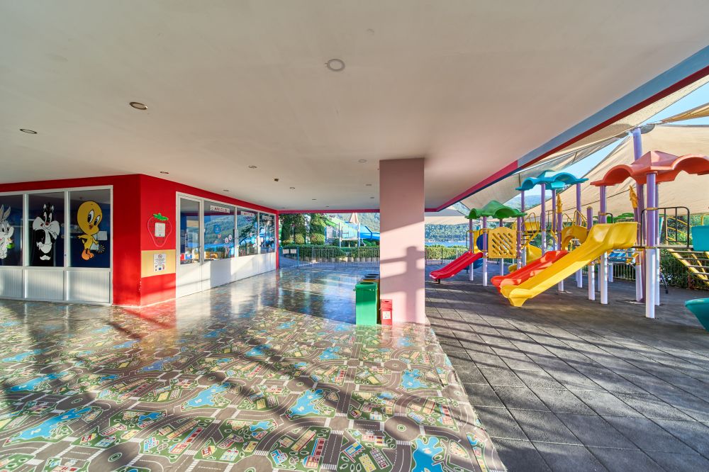 La Blanche Island 5*