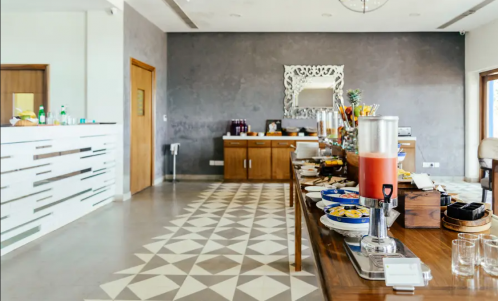 Acron Waterfront Resort 4*