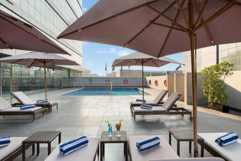 Royal Continental Hotel 4*