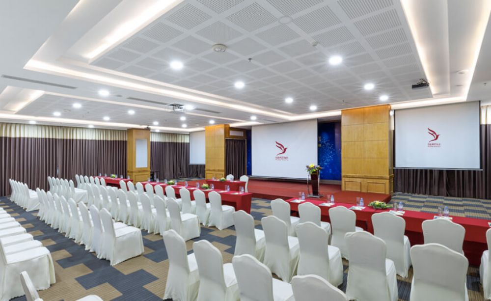 Serene Beach Hotel Danang 4*