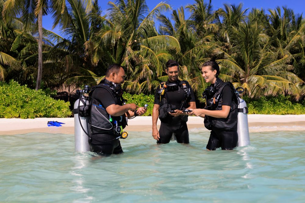 Mercure Maldives Kooddoo 4*