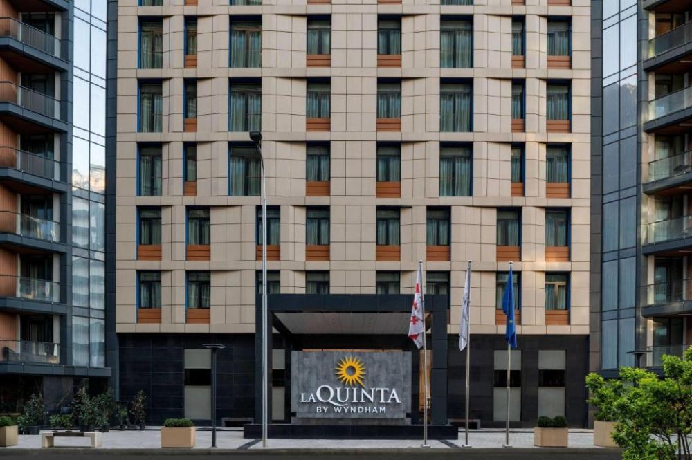 La Quinta by Wyndham Batumi 4*