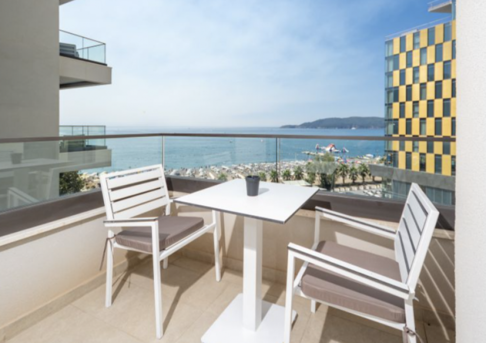 Oliana Apartments 4*
