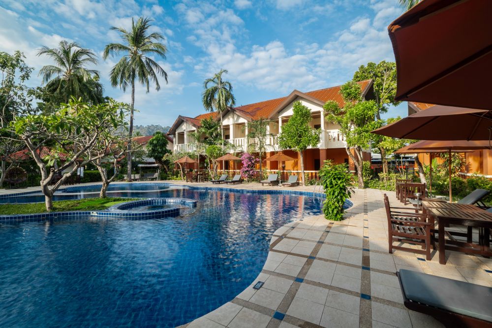 Phuket Leelavadee Hua Ting Resort (ex. Hua Ting Holiday Phuket) 4*