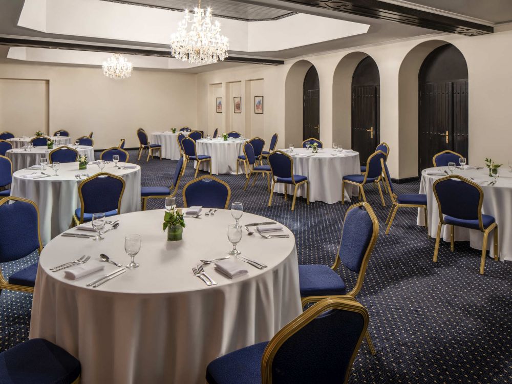 Novotel Al Dana Resort 4*