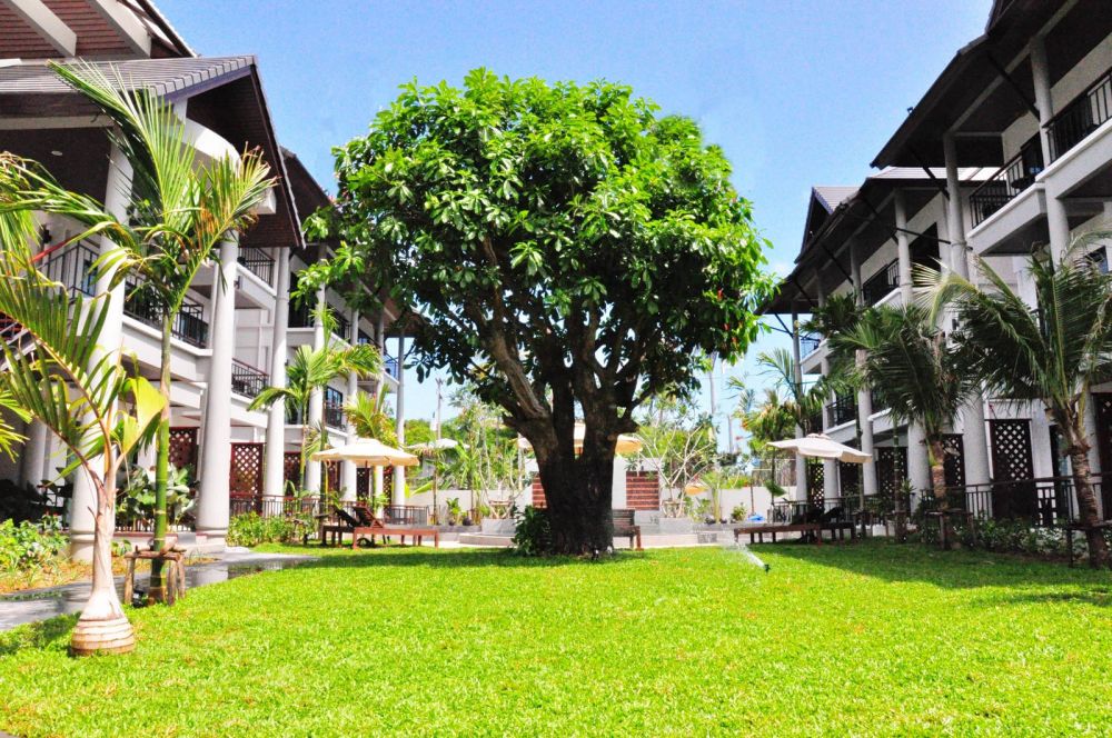 Navatara Phuket Resort 4*