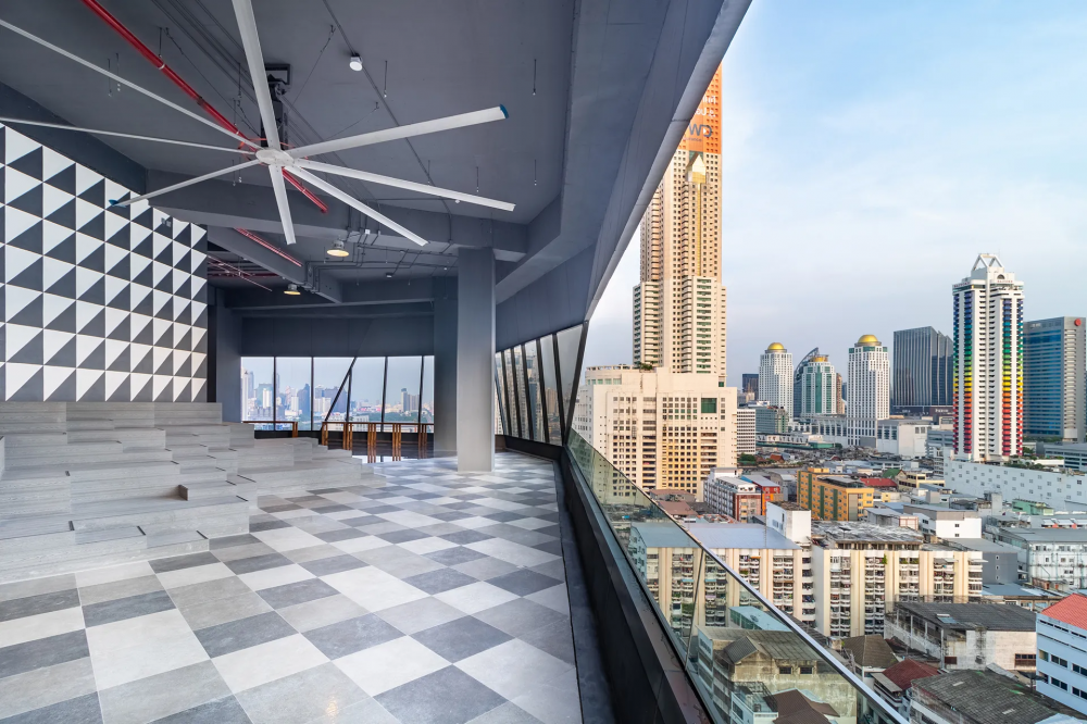 Queensland Hotel Bangkok 4*